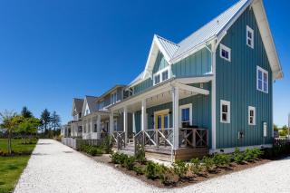 Paws Up by Seabrook Hospitality - 0