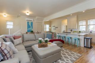 Paws Up by Seabrook Hospitality - Pacific Beach - 1