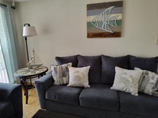 Comfortable, Sunny, Quiet Neighborhood - Port Richey - 2