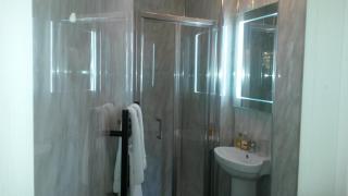 Ravenswood Guest House - 9
