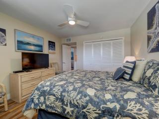 On the Beach Beachfront Condo Direct View & Access to Beach Heated Pool Island House Condominiums Unit 113 - Padre Island - 3