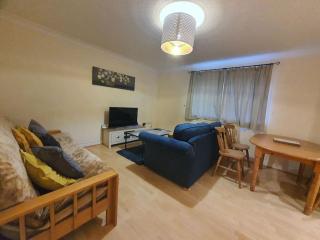 Modern 2BR Chester Flat - 7