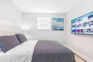 Mazor Luxury Two Bedroom Vacation Home - 4