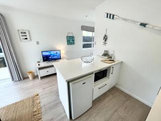 Sailor's Cottage - Stay Waiheke - Blackpool - 5