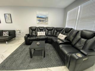 Mazor Luxury Three Bedrooms Vacation Home - 2
