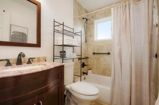 Cozy Getaway Retreat - 4BR - Northglenn - 1