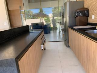 Casa 5 suites, lavabo externo, dependência completa, lavabo externo, área goumert com churrasqueir a 300 metros da praia - 2