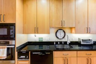 Two Bedroom, Two Newly Renovated Bathrooms, Deck - San Francisco - 2