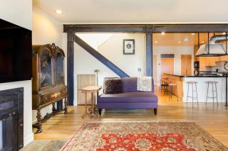 Two Bedroom, Two Newly Renovated Bathrooms, Deck - San Francisco - 1