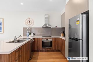 5-6 Broughton Ave, Cowes - 1