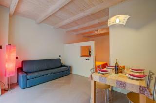 Yellow, Orange and Blue Apartments Desenzano - Desenzano del Garda - 7