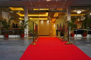 Hyde Park Hotel - 7