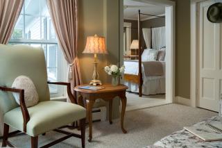 Inn at Pleasant Lake - New London - 8