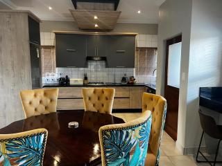 Sasavona Luxury Cottage - 631 Euphoria Golf & Lifestyle Estate - Mookgophong - 0