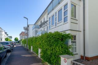 seitlicher Meerblick, nur 50 Meter zum Strand - Binz - 9