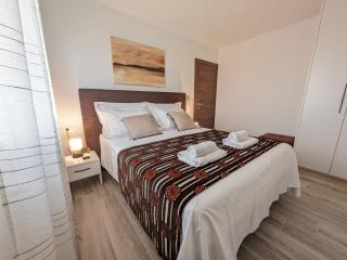 Seaside Serenity "Earth" with pool, 150m from sea - 2