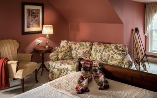 Inn at Pleasant Lake - New London - 9