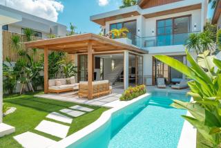 Umalas Escape - Premier 3BR Tropical Villa Steps from Canggu - Canggu - 0