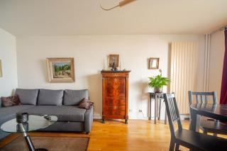 Beautiful quiet apartment with views of Paris - 0