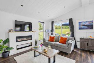 Snowdrop Lodge, 9 Roadford Lake Lodges - Lifton - 2