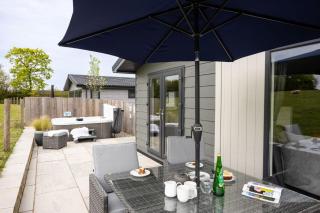 Snowdrop Lodge, 9 Roadford Lake Lodges - Lifton - 8
