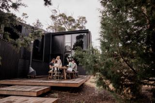 'Sisters=' - Cliff top cabin with hot tub - 9