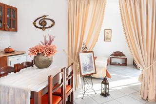 Sunrock Suites - Villa Pansy - 1