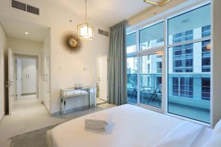 Livbnb - 2 BR city central suite in Marina Arcade - Dubai - 3