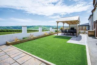 Highfield - 5 Bedroom Holiday Home - Pembroke Dock - 8