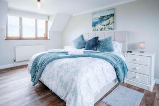 Highfield - 5 Bedroom Holiday Home - Pembroke Dock - 3