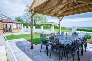 Highfield - 5 Bedroom Holiday Home - Pembroke Dock - 2