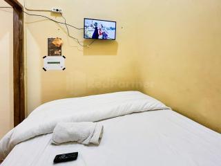 Penginapan Dvn & Tmy 01 Mitra RedDoorz - Palimbão - 6