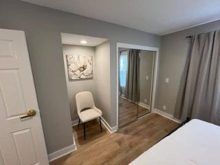 Aksarben Apt-Close to UNO & I80 - Omaha - 3