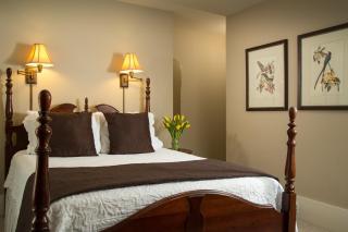 Inn at Pleasant Lake - New London - 4