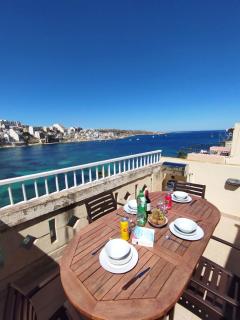 Blue Harbour Seafront Penthouse with large terrace with panoramic sea views - by Getawaysmalta - 3