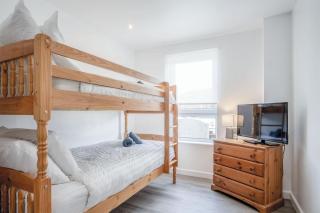 Beach View - 2 Bedroom Apartment - Llanelli - 1