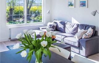 Awesome Home In Strijen With Wifi - 2