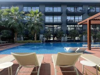 Spacious 2BR Apartment with Community View - Dubai - 1