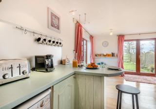The Old Pottery Cottage - - 1