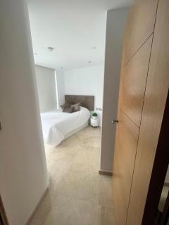Modern central 1 bedroom apartment with rooftop spa - Gibraltar - 0