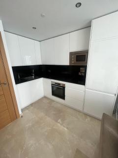 Modern central 1 bedroom apartment with rooftop spa - Gibraltar - 7