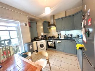 3 bed kings cross guest house - 4