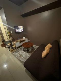 The Brentt Piazza at Sm Jazz Makati with balcony - Manila - 3