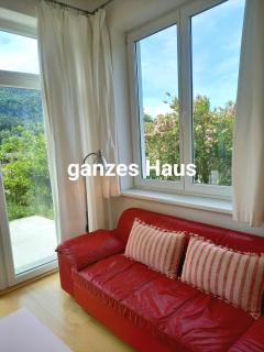 FLORES, Ferienhaus oder Doppelzimmer, im Grünen, 5 Gehminuten ins Zentrum, Parkplatz, zero emissions - Bad Ischl - 8
