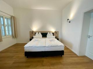 Hopfenhotel am Adenauerufer - 1
