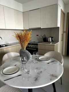 Luxury Brand New 1BR Downtown - Dubai - 1