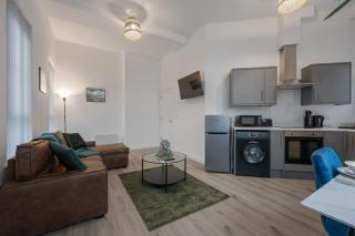 Contemporary 2 Bed Apartment -Belfast East Village - Belfast - 3