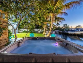 Hot Tub! Roof Top! Firepit! Boat Dock! - 2