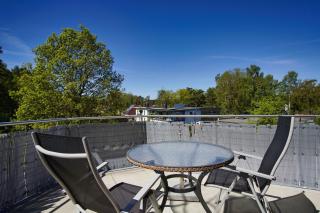 moderne FeWo Nr 5 mit Balkon, Sauna im Haus, Garten - Ferienwohnungen am Wald - Klein Gelm - 2