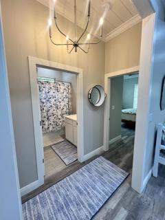 Walk or Bike Ride to beach and Centrally located - Gulfport - 4